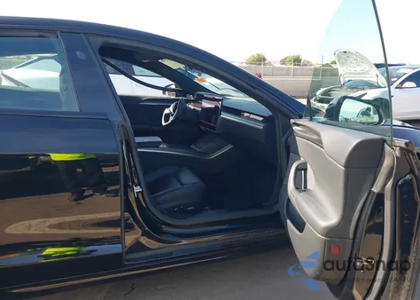 2021 Tesla Model S Plaid Tri Motor All-Wheel Drive from USA, damaged, VIN 5YJSA1E67MF433296